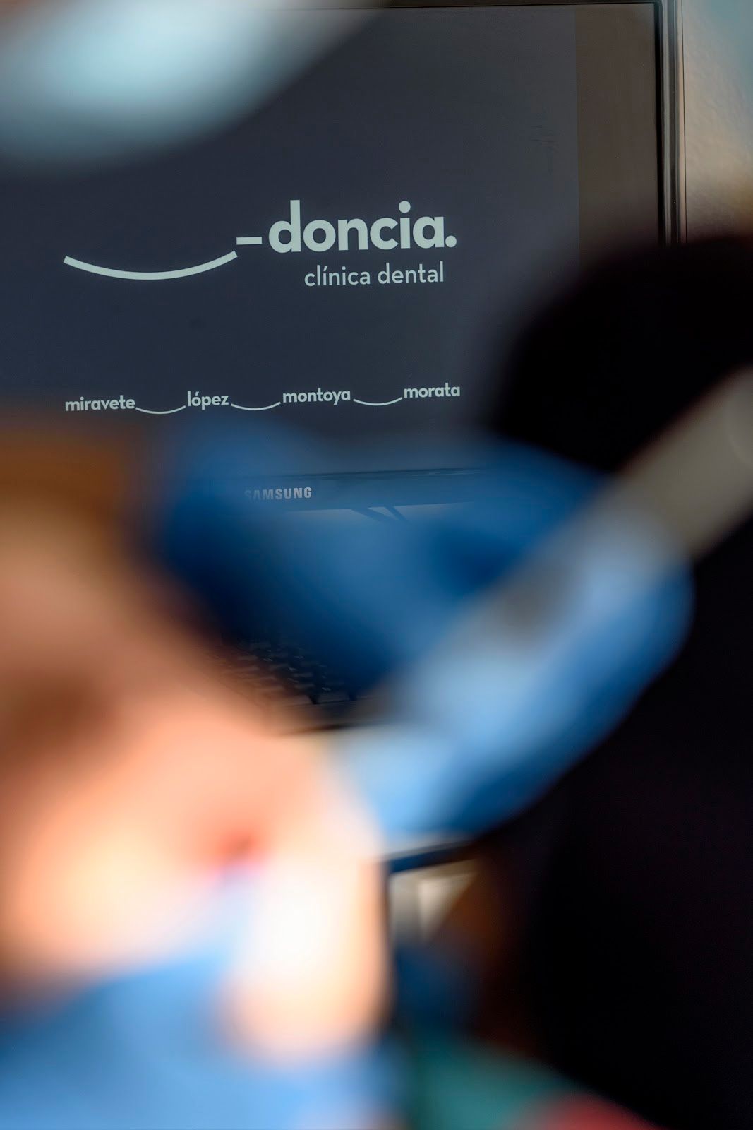 Detalle real del gabinete de Doncia Clínica Dental en Churra